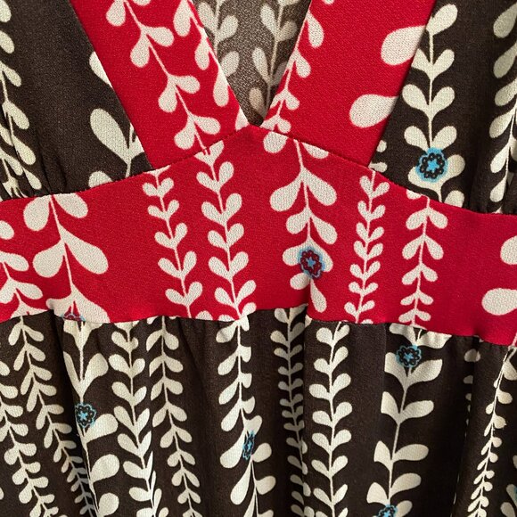 V-Neck Brown and Red Leaf Pattern Dress - Picture 2 of 4